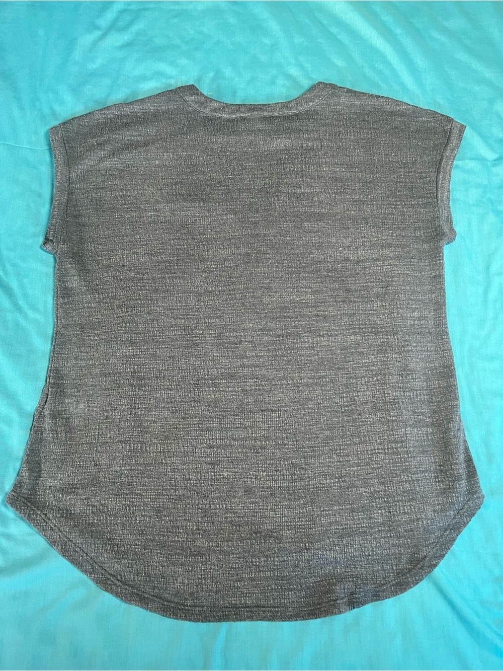 Cable & Gauge Tribal Print V-Neck Cap Sleeve Top Gray S Boho Southwestern - Picture 9 of 13